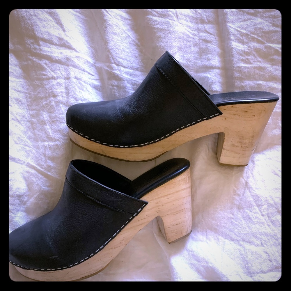 Free people black leather clogs